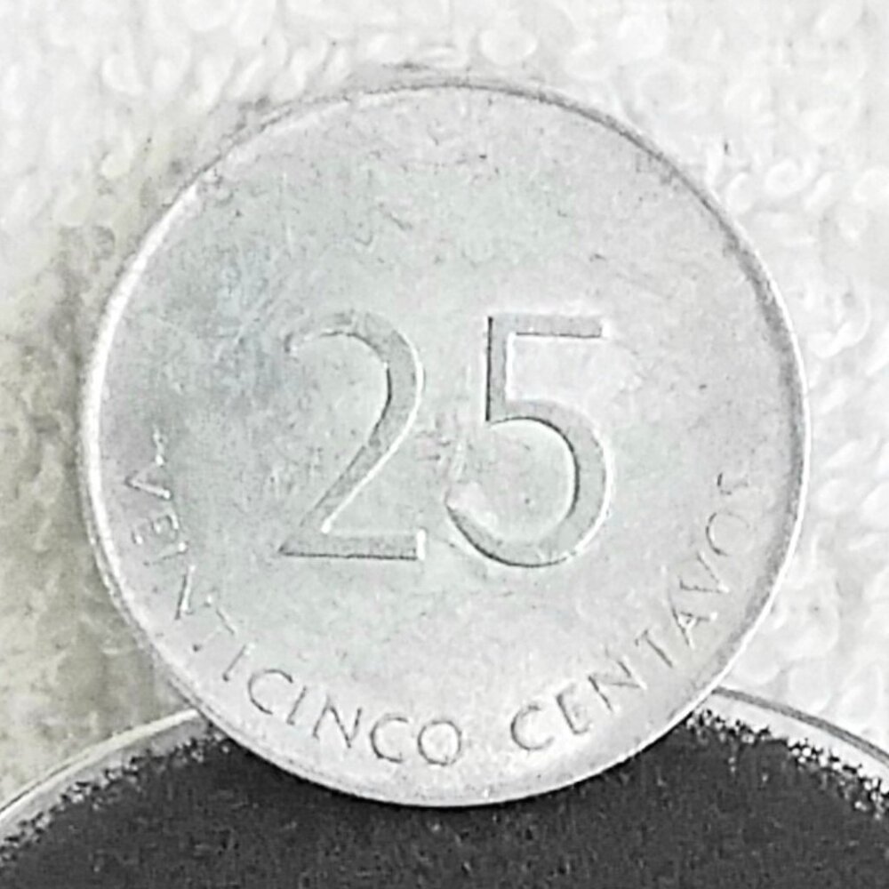 Circulated 1988 25 Cuban Centavos Instituto... INTUR Coin Made of Aluminum!!